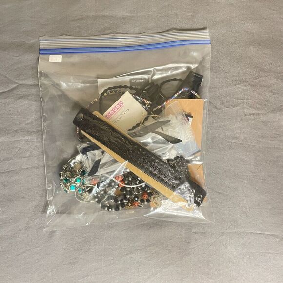 Mystery Ziploc Bag Of Jewelry Lot Of Jewelry Pieces - Picture 3 of 3